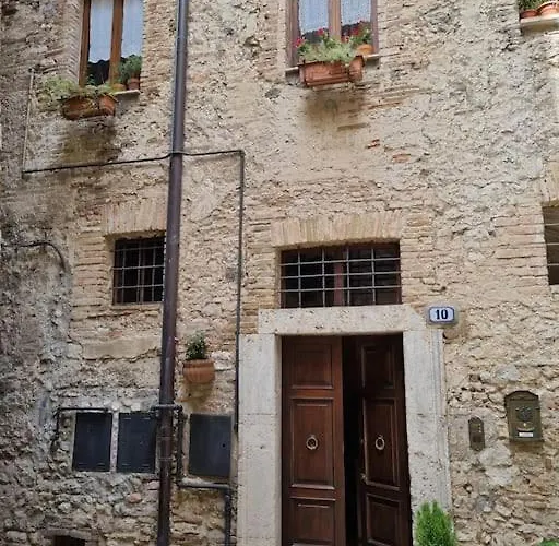 Casa Dei Priori Narni